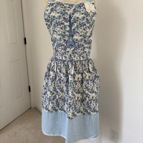 Sur La Table floral Eiffel Tower apron - Picture 1 of 11